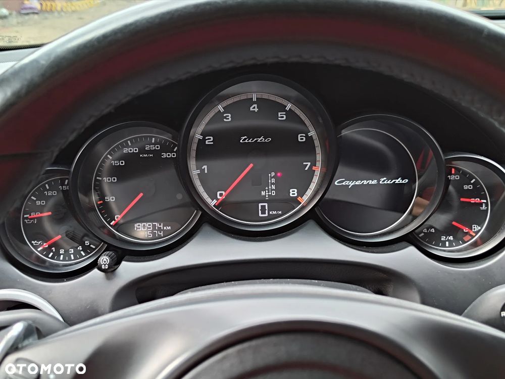 Porsche Cayenne Turbo Tiptronic S - 40