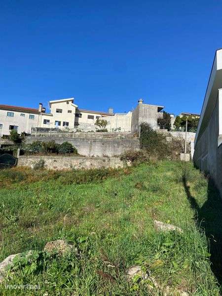 Terreno para Construção — Localização Perfeita para Investimento - Grande imagem: 4/9