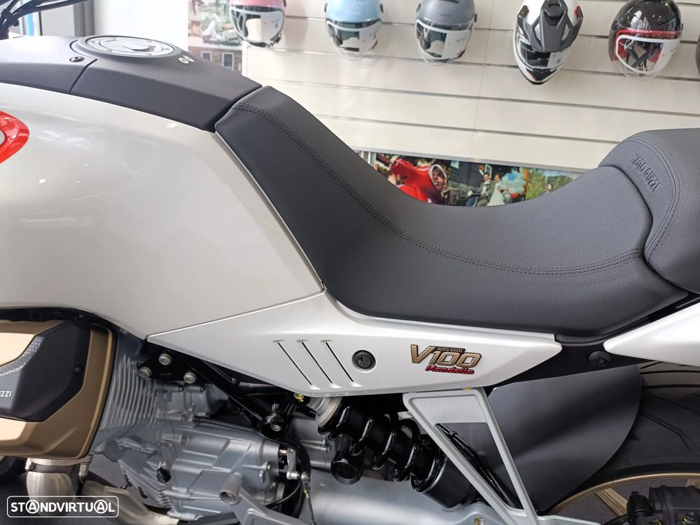 Moto Guzzi V100 Mandello - 2