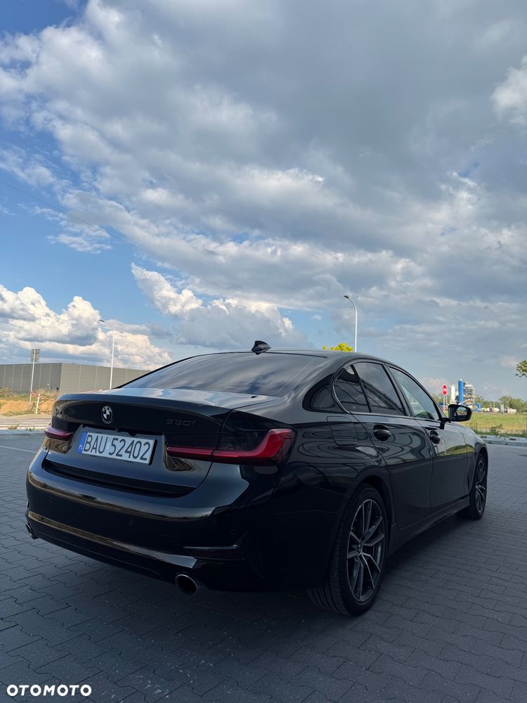 BMW Seria 3 330i xDrive Sport Line - 7