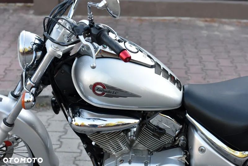 Suzuki Intruder - 25