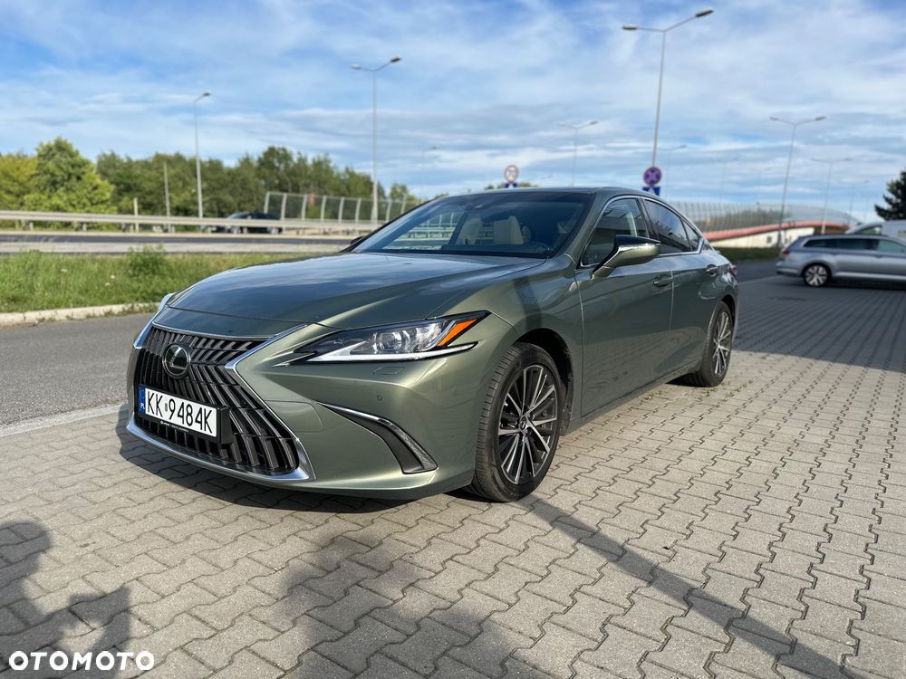 Lexus ES 300h Business Edition - 1