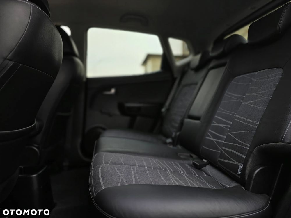 Kia Venga - 16