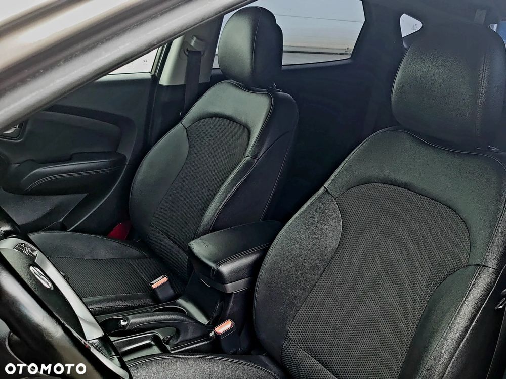 Hyundai ix35 1.6 2WD blue Comfort - 23