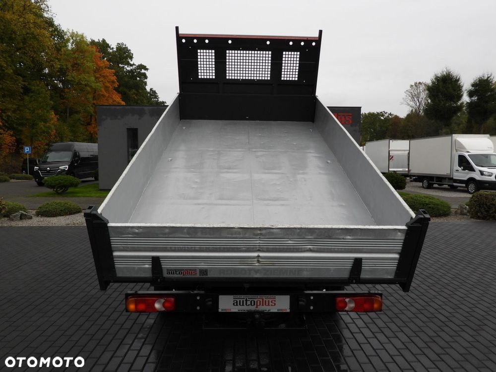 Mitsubishi CANTER FUSO 3C15 WYWROTKA TROJSTRONNA 3 MIEJSCA LEDY BLIŹNIACZE KOŁA  150KM - 15