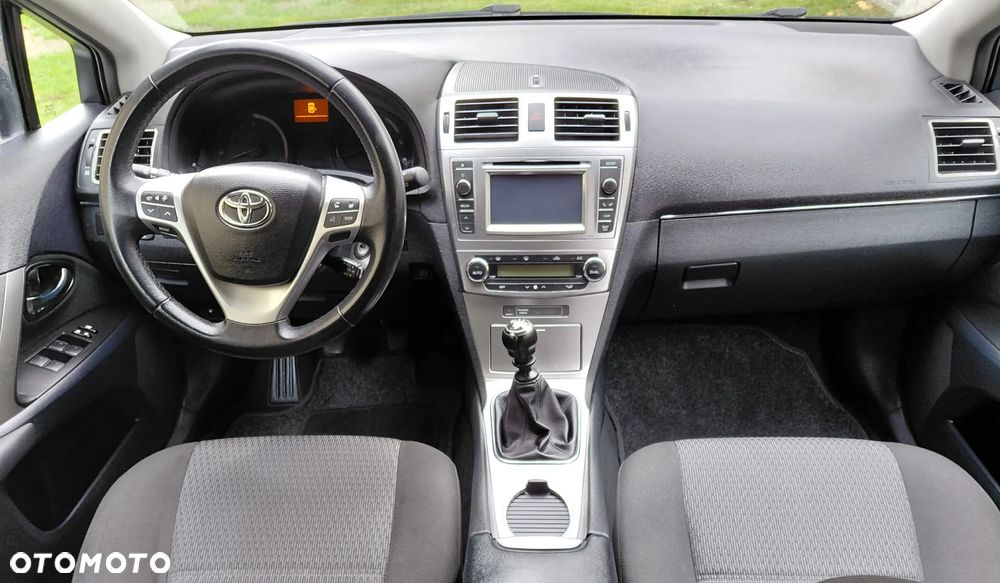 Toyota Avensis - 16