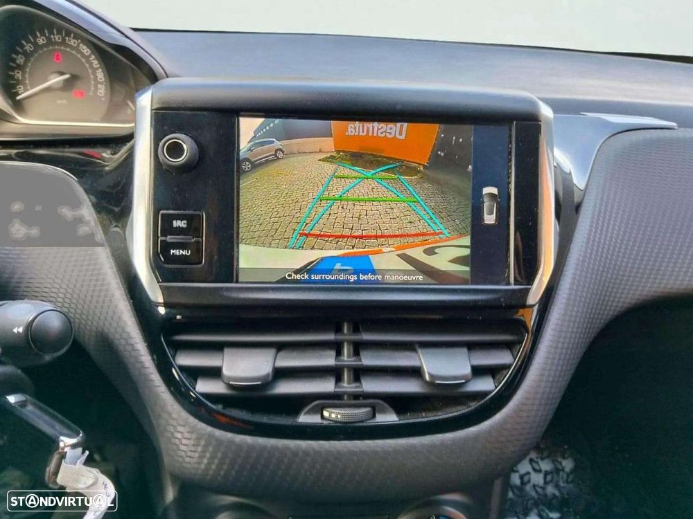 Peugeot 2008 1.2 PureTech Style - 14