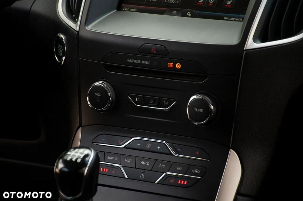 Ford S-Max - 11