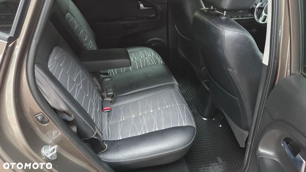 Kia Venga 1.6 Business Line - 32