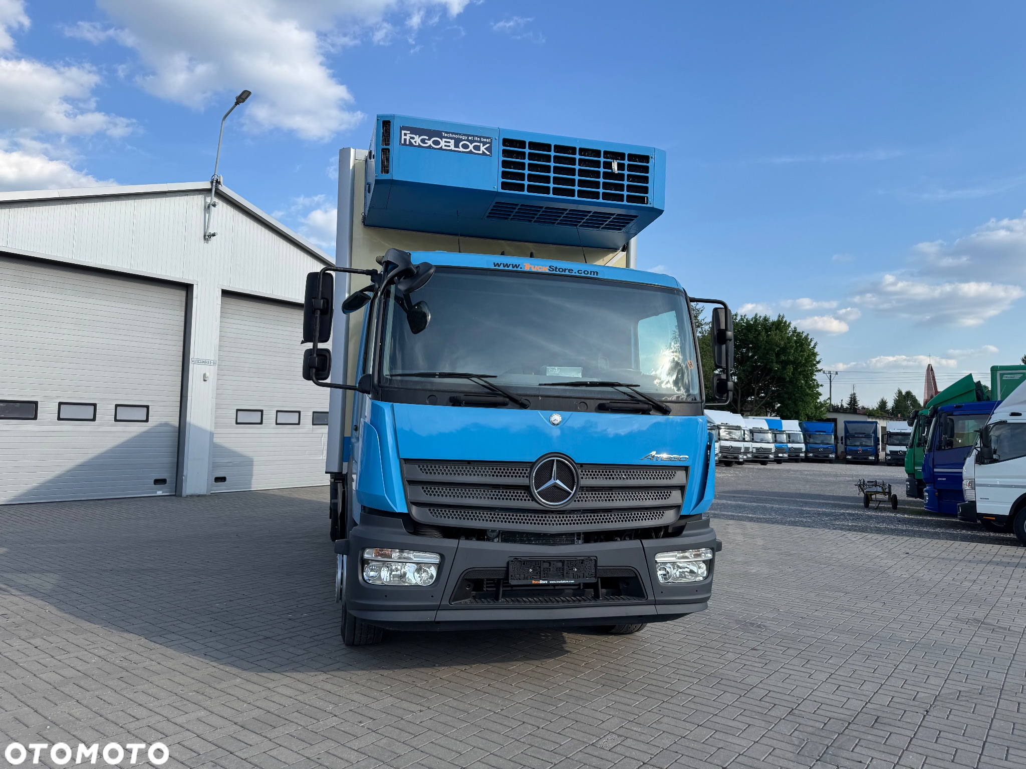 Mercedes-Benz - 2