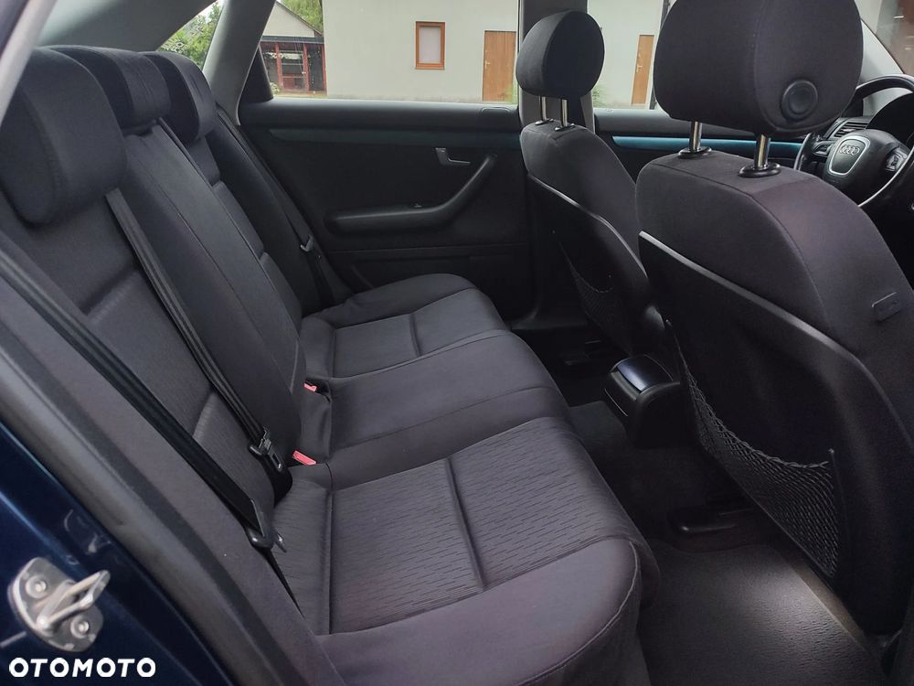 Audi A4 Limousine - 9