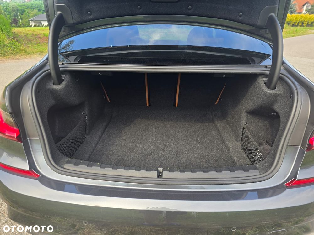BMW Seria 3 330i xDrive M Sport sport - 21