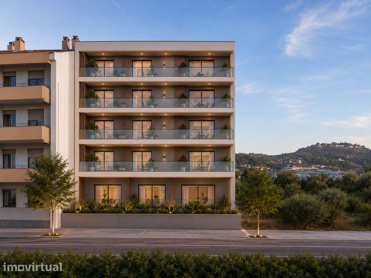 Terreno 15 Fogos | 775 m2 | Avenida principal Ourém | Oportunidade - Grande imagem: 2/9