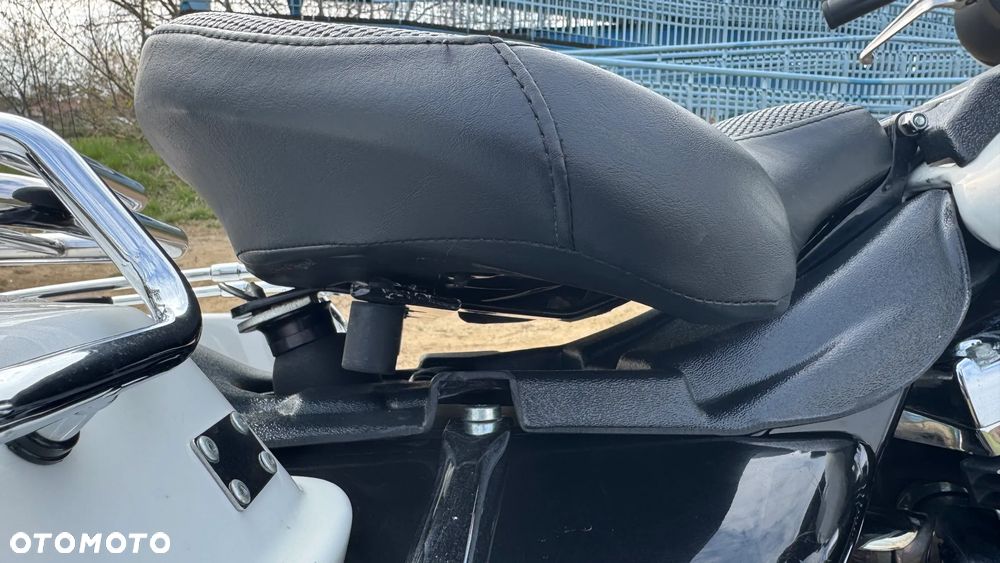 Harley-Davidson FLHT Electra Glide Standard - 13