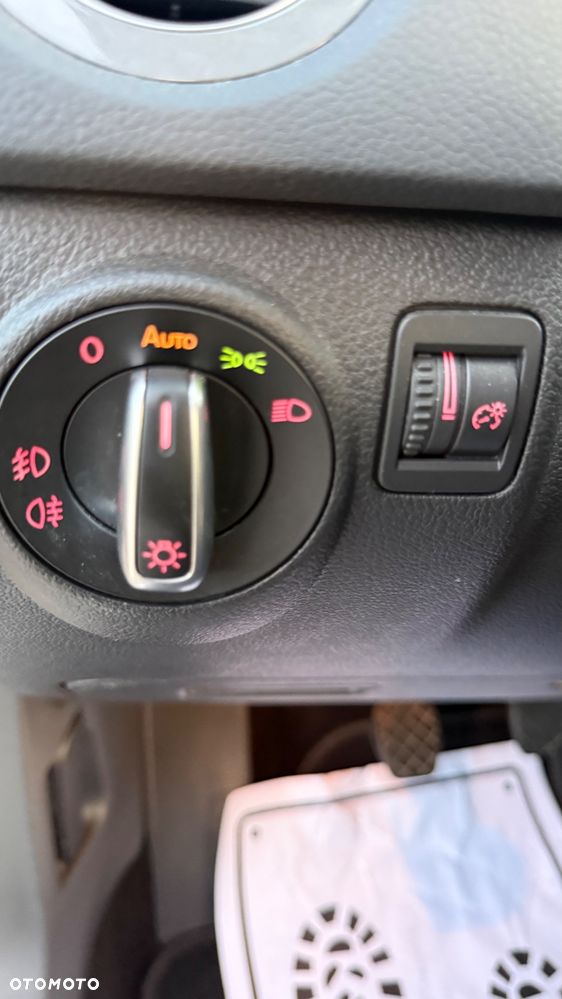 Volkswagen Tiguan 2.0 TDI DPF BlueMotion Technology Sport & Style - 27