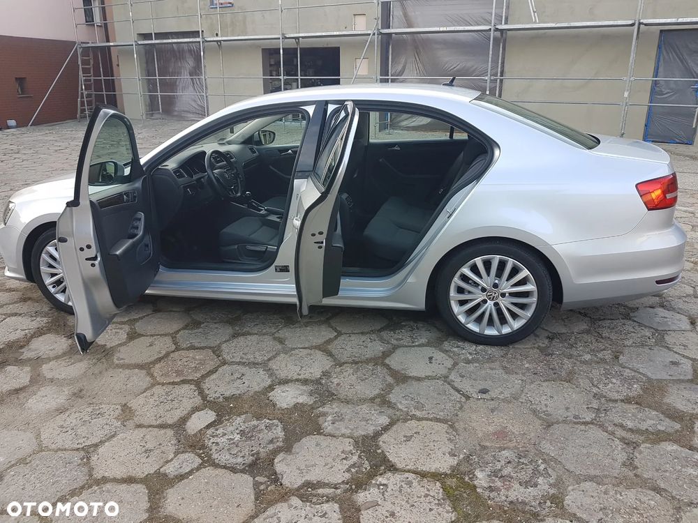 Volkswagen Jetta 1.2 TSI BMT Comfortline - 2