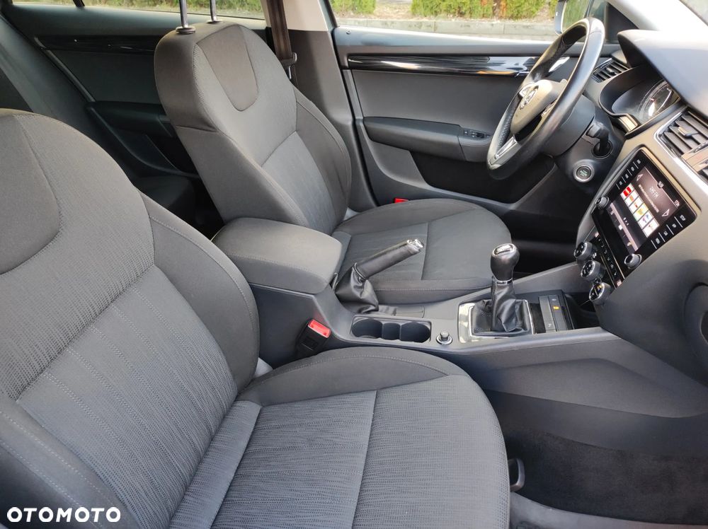 Skoda Octavia 2.0 TDI Style - 24