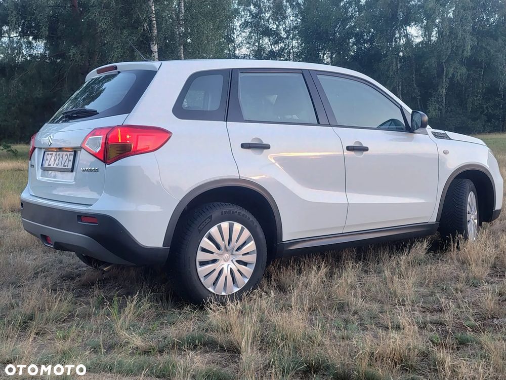 Suzuki Vitara 1.6 Comfort 2WD - 21