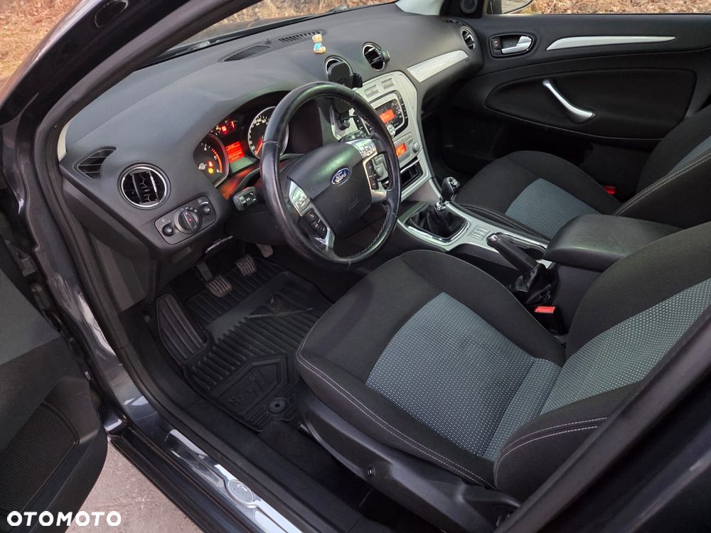 Ford Mondeo 2.0 TDCi Ambiente - 12