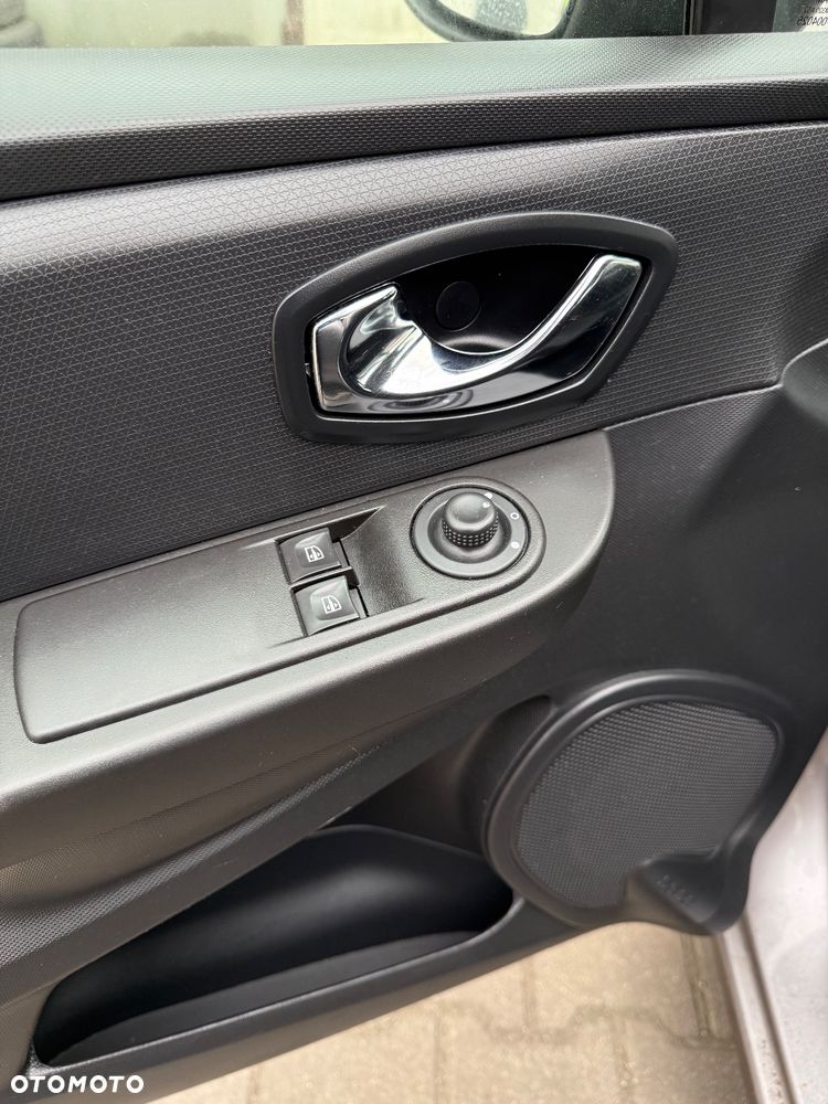 Renault Clio 1.5 dCi Energy Life - 22