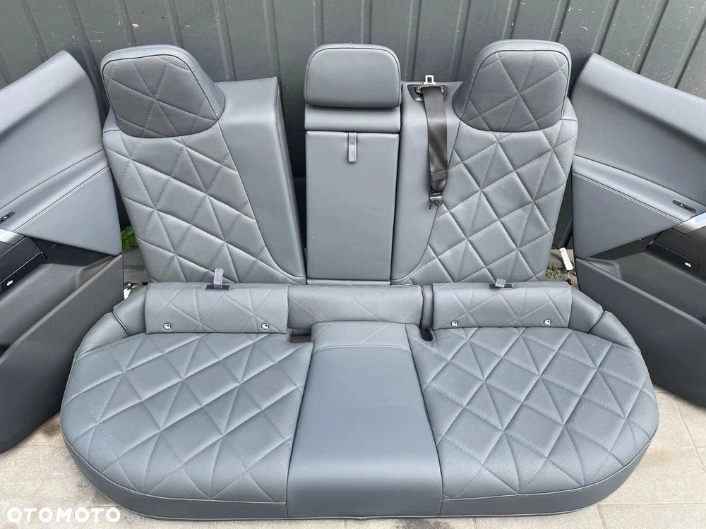 FOTELE TAPICERKA SPORT WENTYLOWANE ELEKTRYCZNE SKÓRA PERFORACJA BMW iX I20 - 11