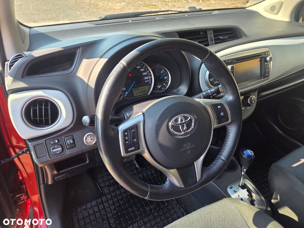Toyota Yaris 1.5 VVT-i Selection - 11