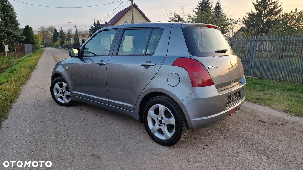 Suzuki Swift - 4