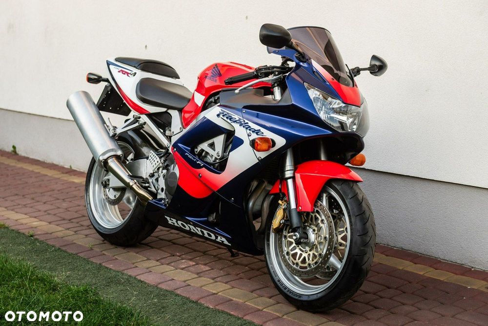 Honda CBR - 1
