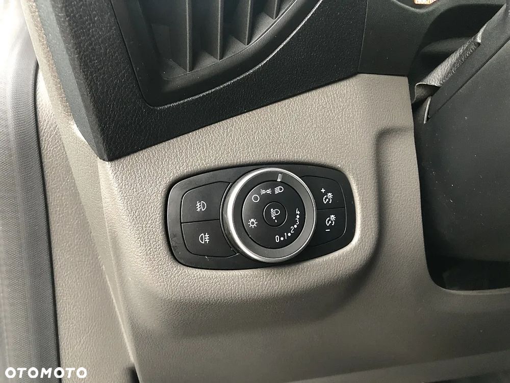 Ford Transit Connect Long 2022r. - 17