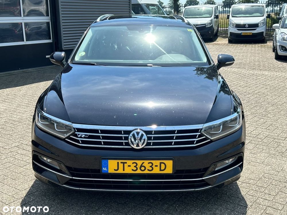 Volkswagen Passat - 8