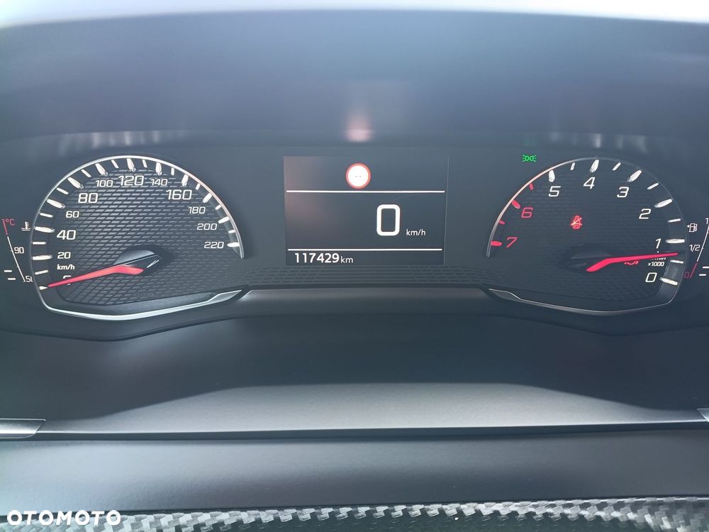Peugeot 208 - 12