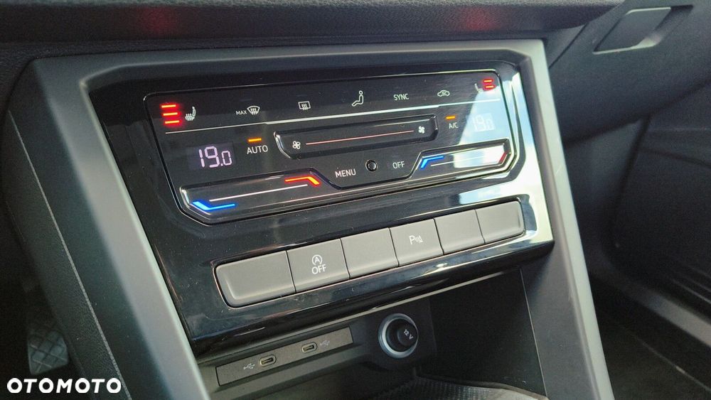 Volkswagen Touran - 26