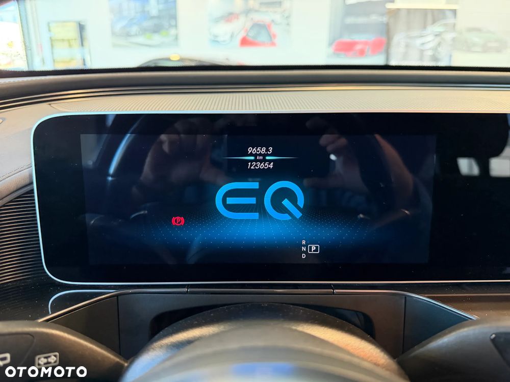 Mercedes-Benz EQC - 32