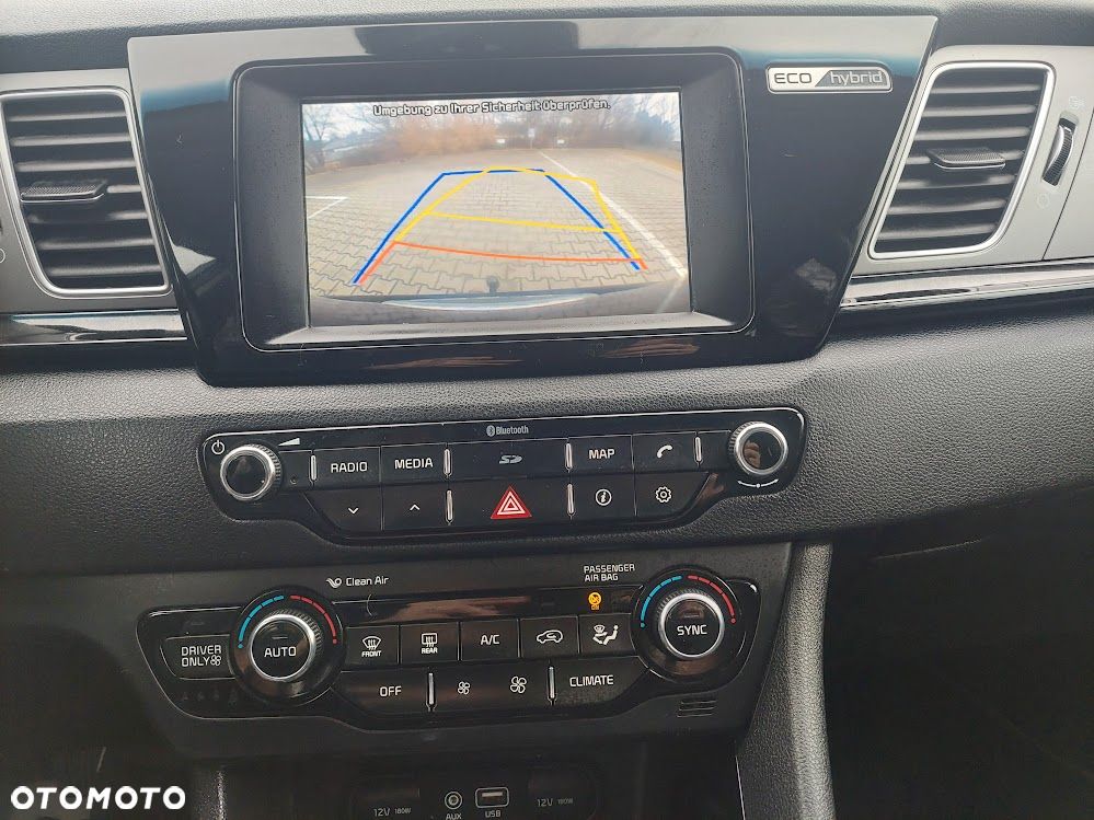 Kia Niro 1.6 GDI 2WD Vision - 23