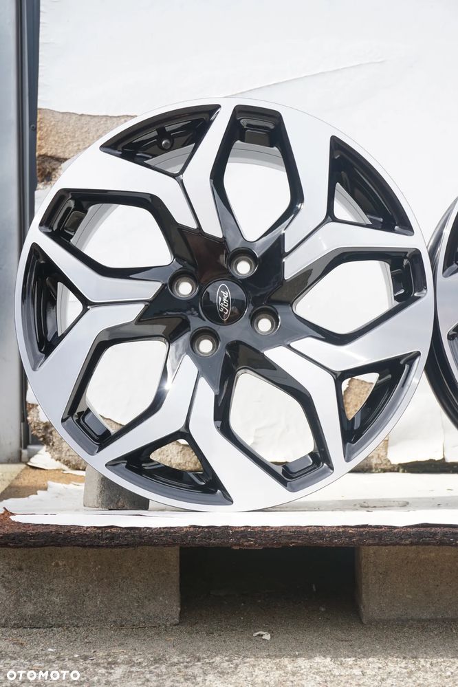 Ford 4x108 18 7J et37,5 czujniki stan bdb Ecosport - 5