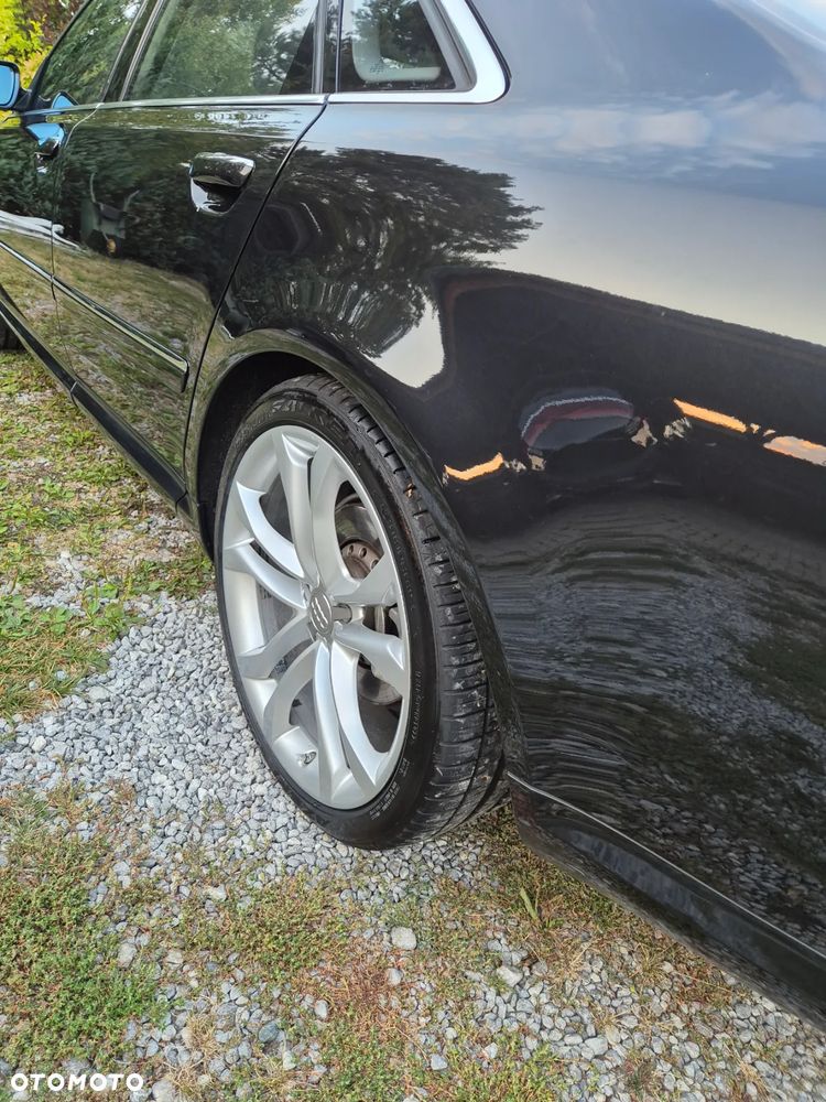 Audi A8 4.2 Quattro - 27