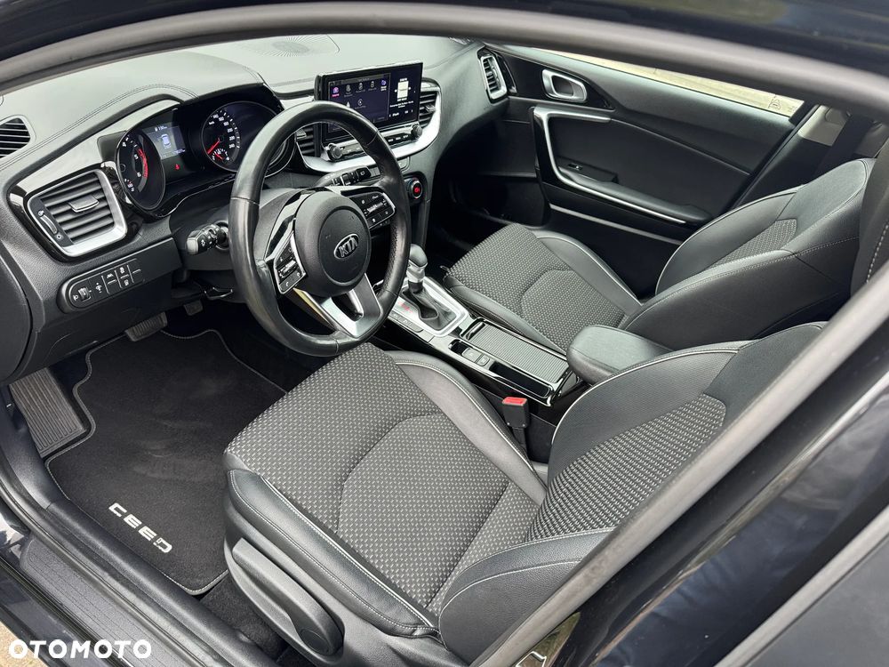 Kia Ceed 1.6 CRDi Eco-Dynamics+ (48V Mild-Hybrid) DCT7 Vision - 11