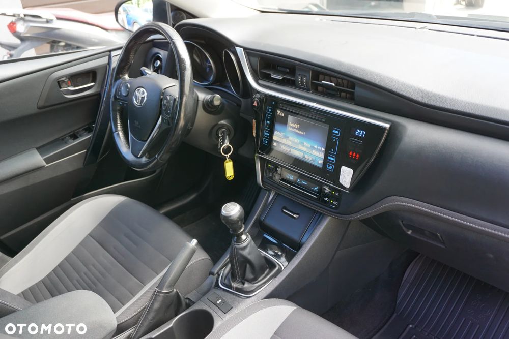 Toyota Auris 1.6 Comfort - 17