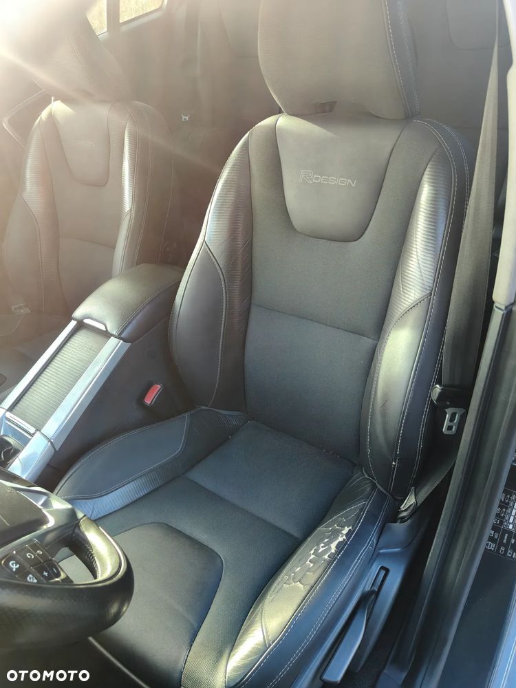 Volvo V60 D3 R-Design - 12