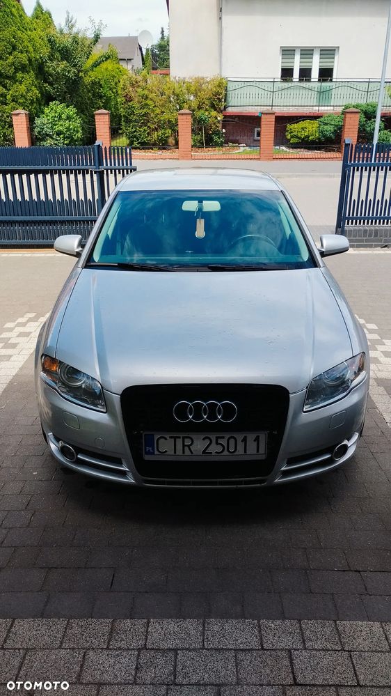 Audi A4 Limousine - 14
