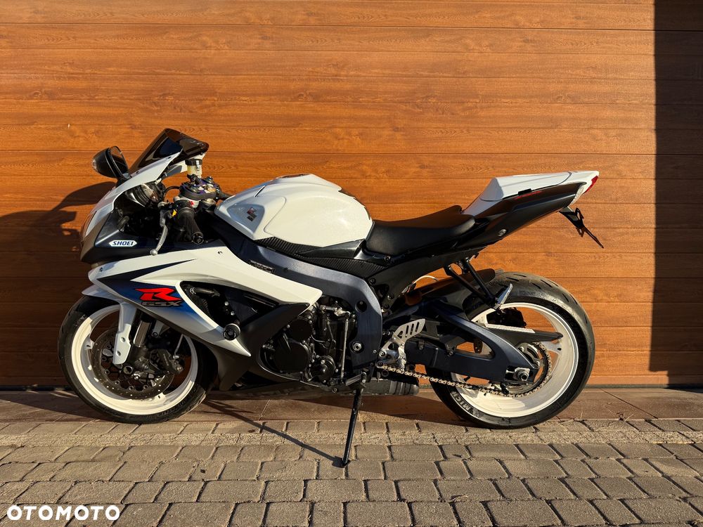 Suzuki GSX-R - 6