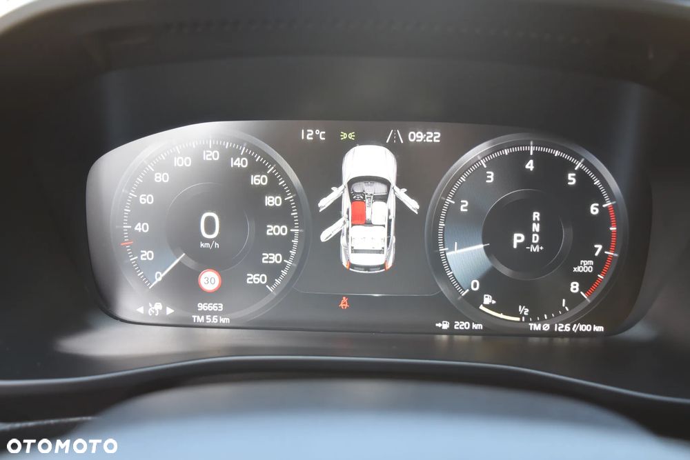 Volvo XC 40 T5 AWD Geartronic Momentum Pro - 9