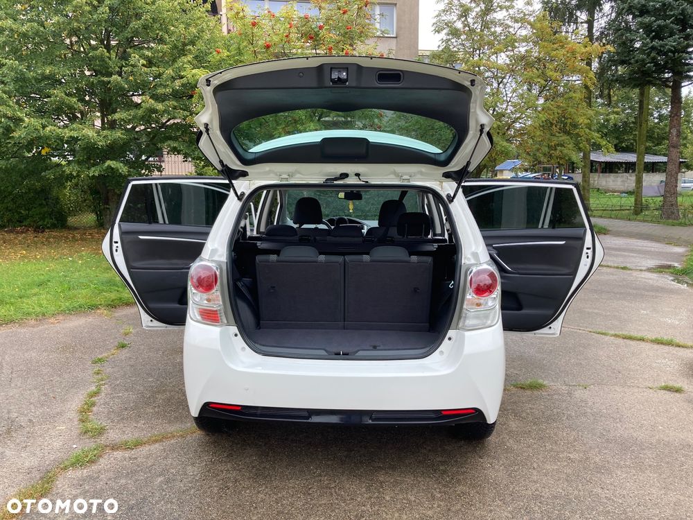 Toyota Verso 1.6 D-4D Prestige 7os - 6