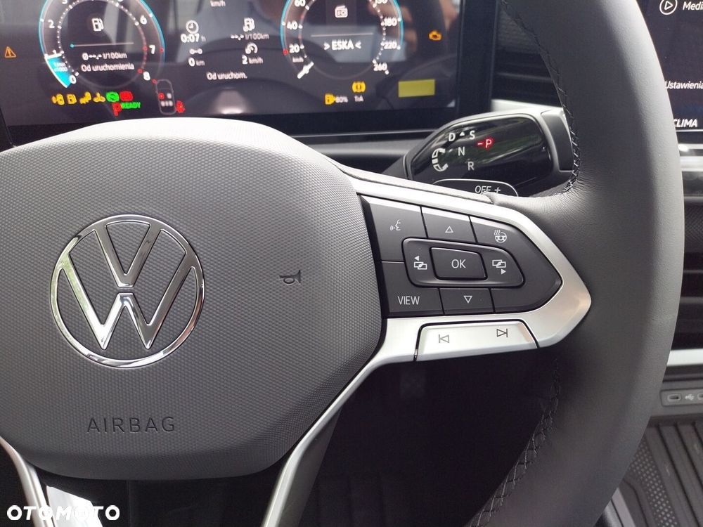 Volkswagen T-Roc - 13