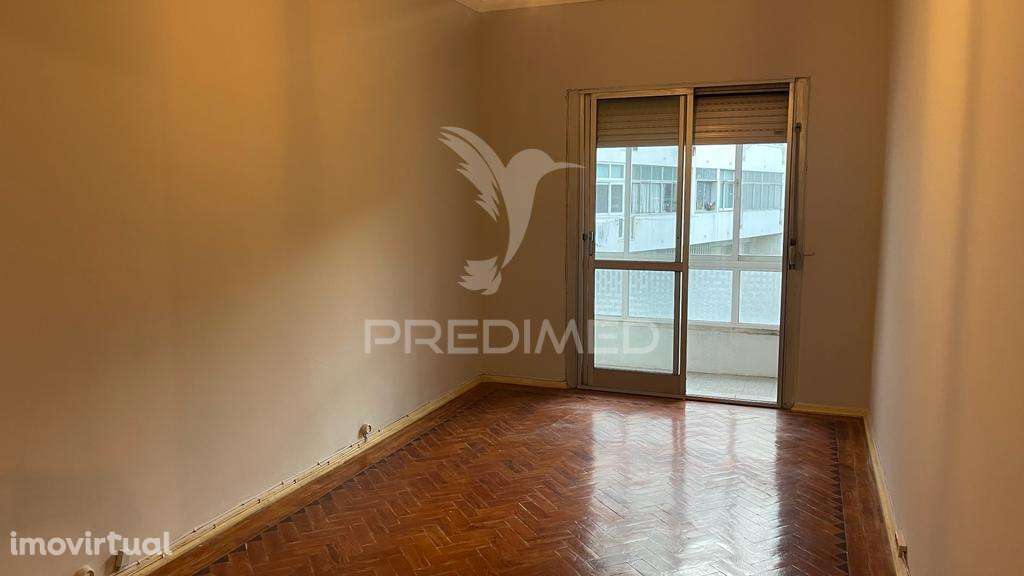 Apartamento T2 na Cova da Piedade – Localização estratégica e excel... - Grande imagem: 2/15