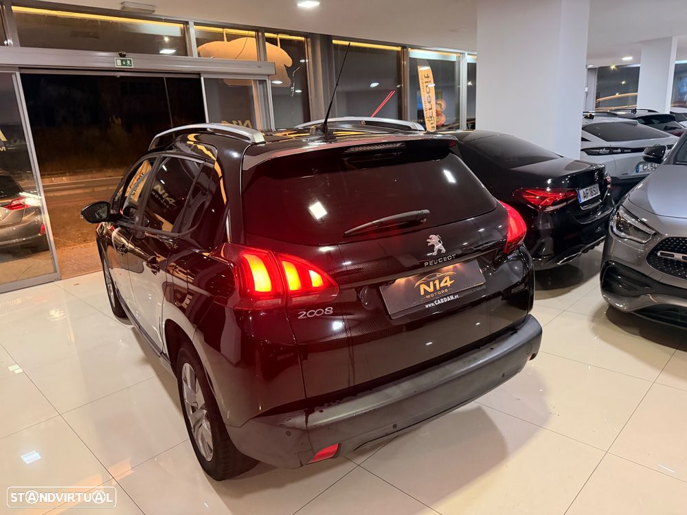 Peugeot 2008 1.2 PureTech Style - 4