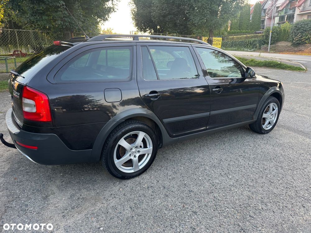 Skoda Octavia Combi 2.0 TDI DPF Scout 4x4 - 10