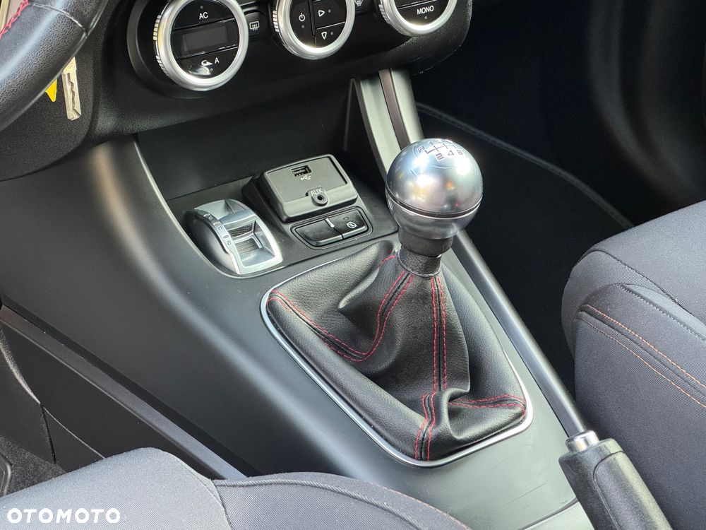 Alfa Romeo Giulietta ver-1-4-tb-sport - 32