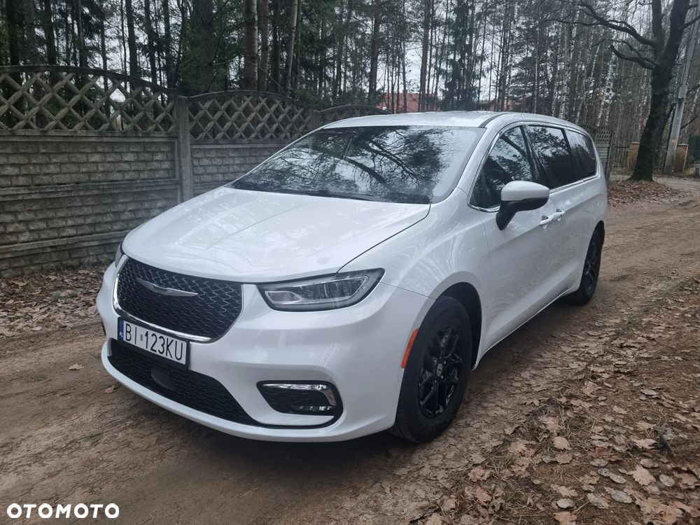 Chrysler Pacifica - 4