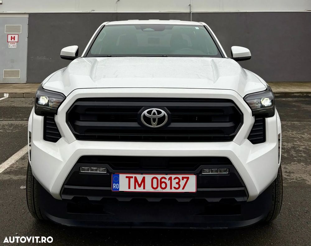 Toyota Tacoma - 2
